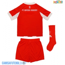 Camisa de time de futebol Bayern Munich Replicas 1º Equipamento Infantil 2025-26 Manga Curta (+ Calças curtas)